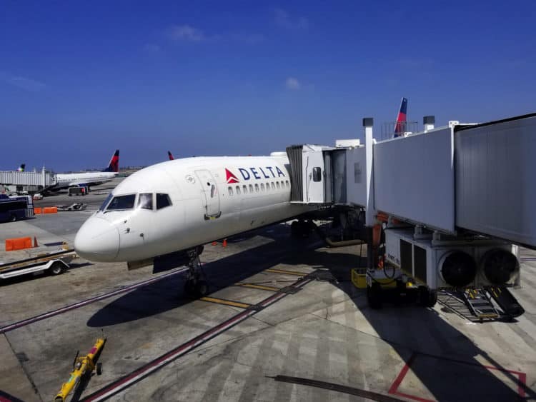 Delta SkyMiles Gold American Express Card Travel Benefits