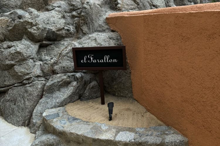 Waldorf Cabo El Farallon Sign