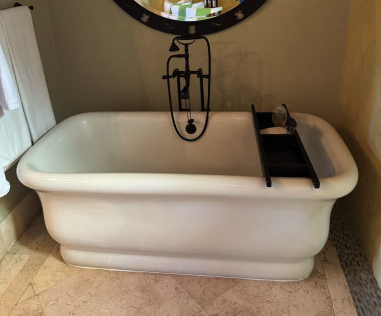 Waldorf Cabo Bathtub View