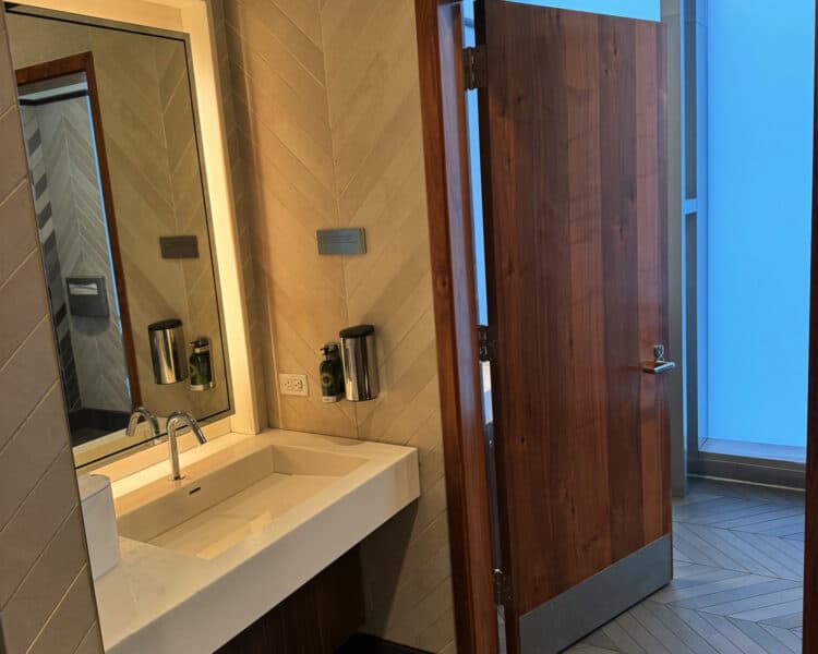 Philadelphia Centurion Lounge Bathrooms